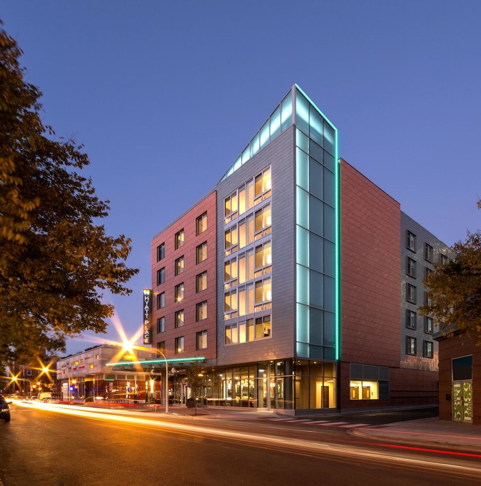 undefined Hyatt Place Chicago-South/University Medical Center 4