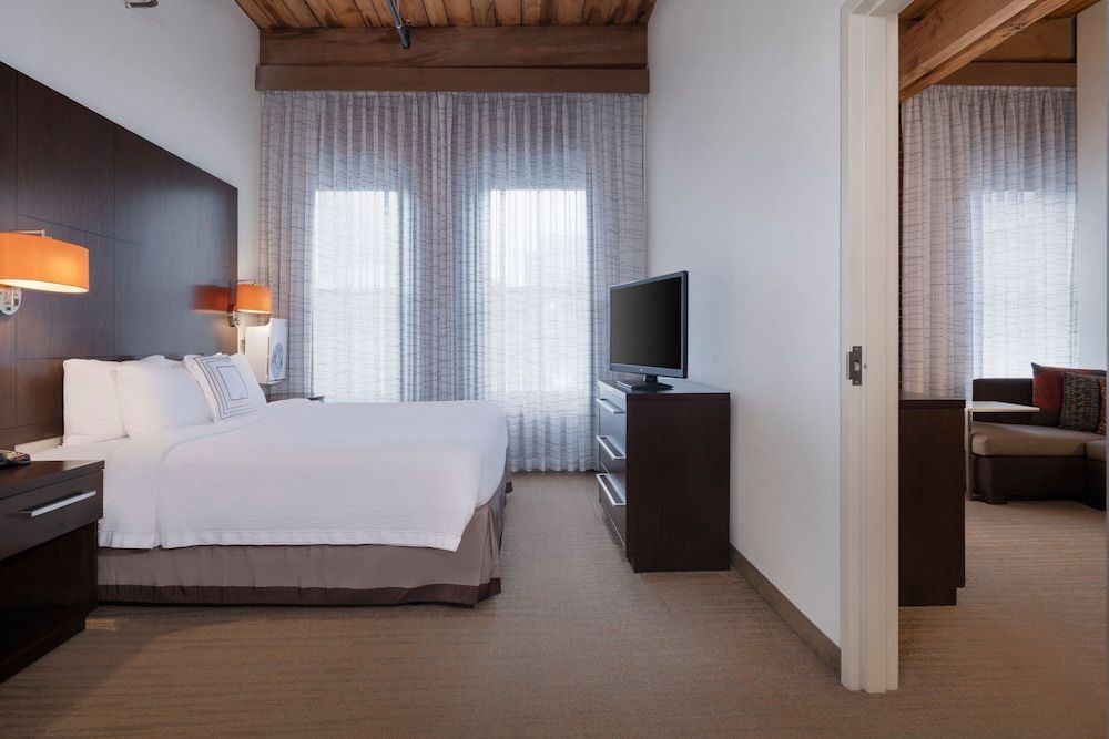 undefined Residence Inn by Marriott Boston Downtown/Seaport 4