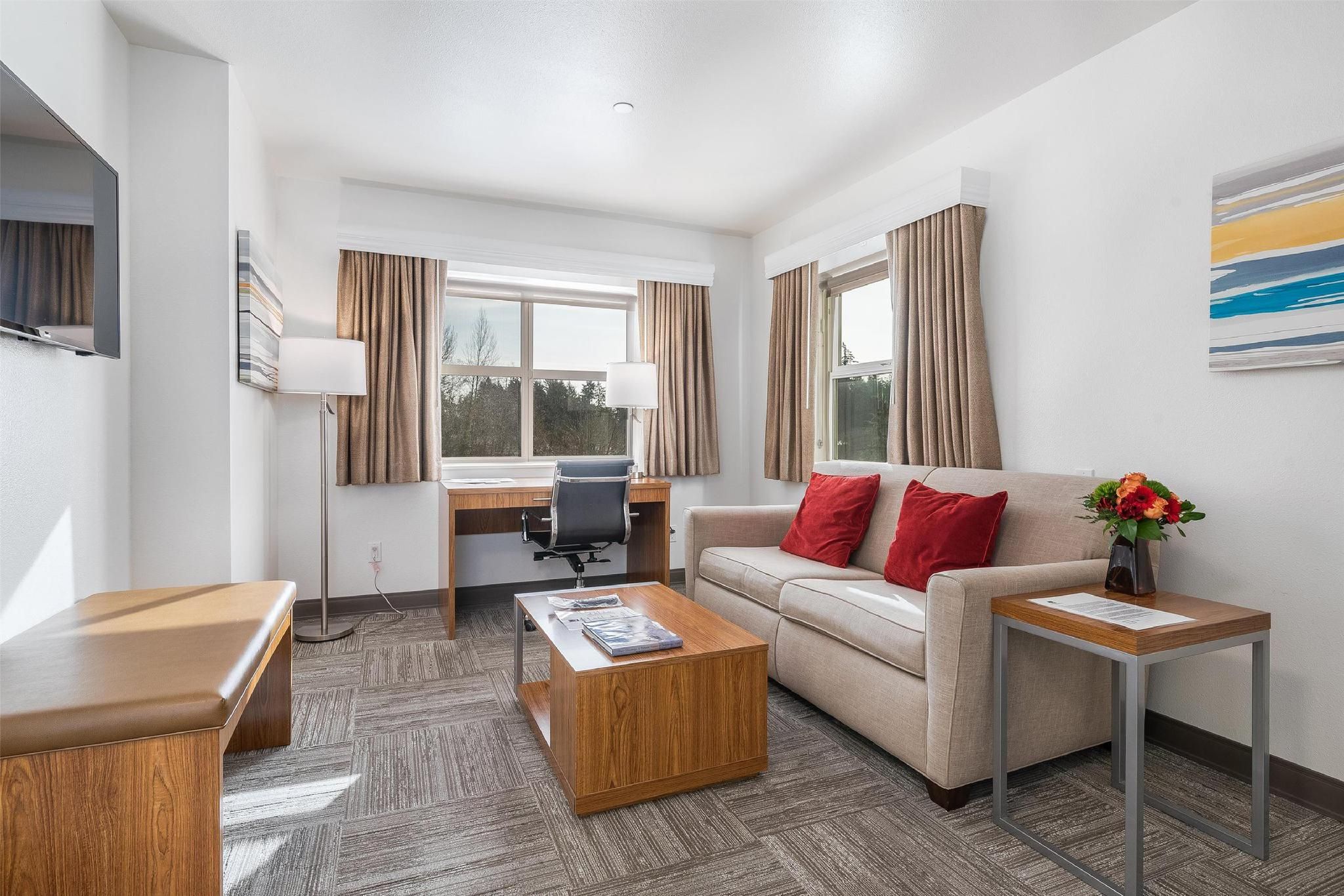 Marshall Suites Bainbridge Island, SureStay Collection by BW Suite-1 Queen Bed, Non-Smoking, 2 Rooms, Sofabed 3