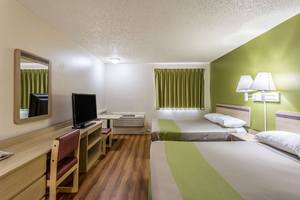 Motel 6 Great Falls, MT Standard Room, 2 Queen Beds, Non Smoking 2