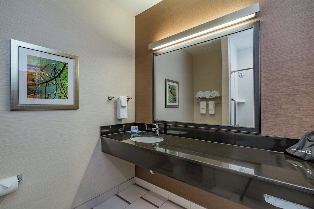 Room, 2 Queen Beds (Mobility/Hearing Accessible, Tub)