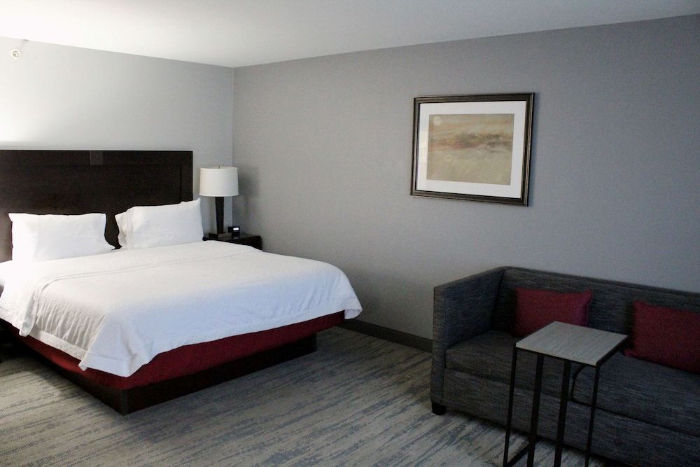 Room, 1 King Bed (Hearing Accessible)