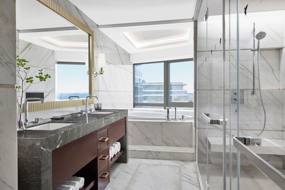 Ambassador Suite Room