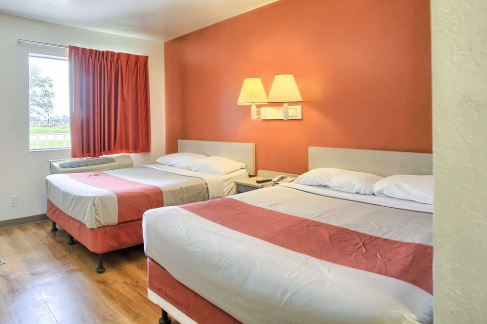 Motel 6 New Cumberland, PA - Harrisburg - Hershey South Standard Room, 2 Double Beds, Non Smoking 2