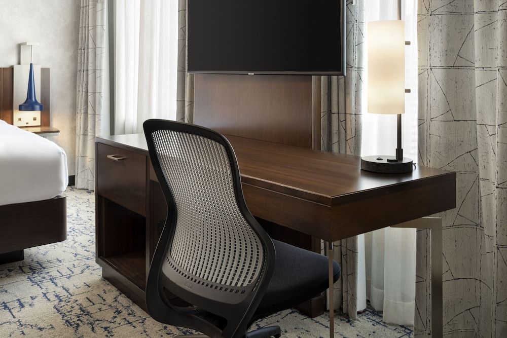 Residence Inn Los Angeles L.A. LIVE Studio, 1 King Bed (Mobility/Hearing Access, Roll-In Shwr) 4