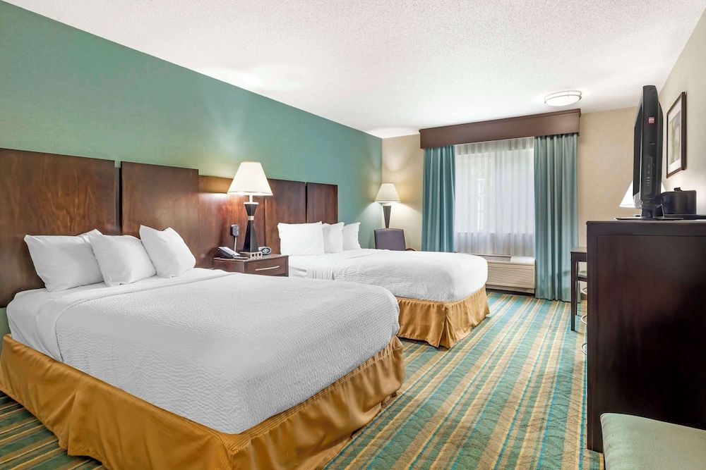 Standard Room, 2 Double Beds, Non Smoking, Refrigerator & Microwave