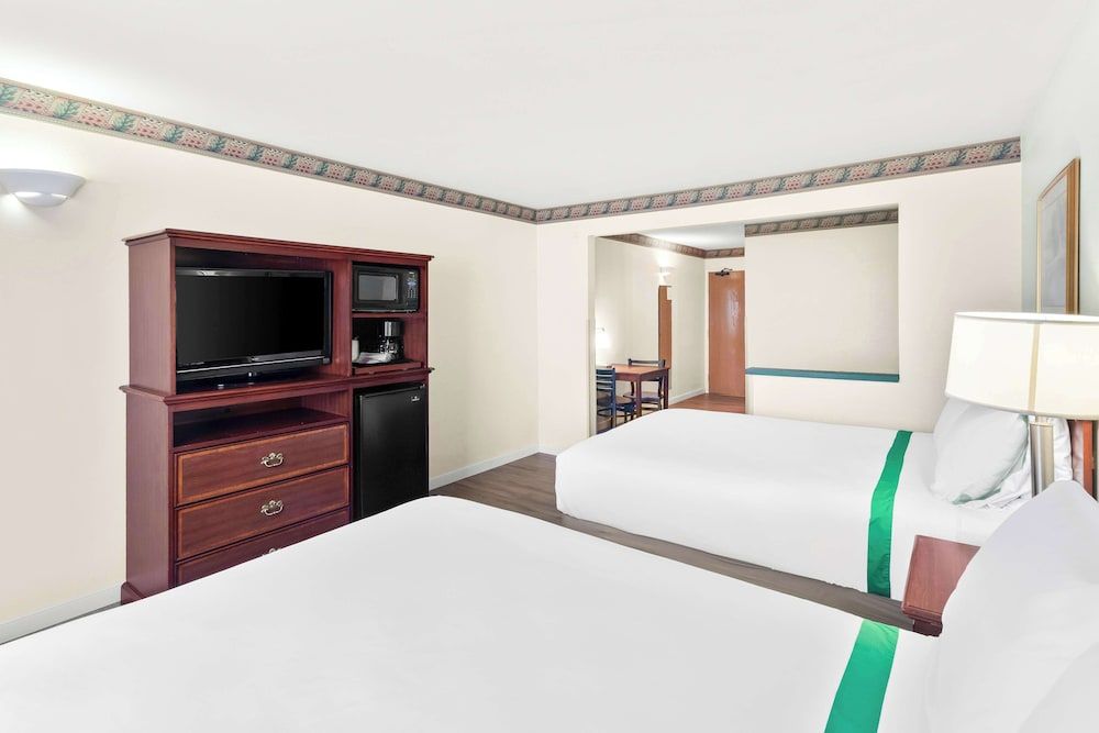 GuestHouse Kelso Longview Standard Room, 2 Queen Beds 2