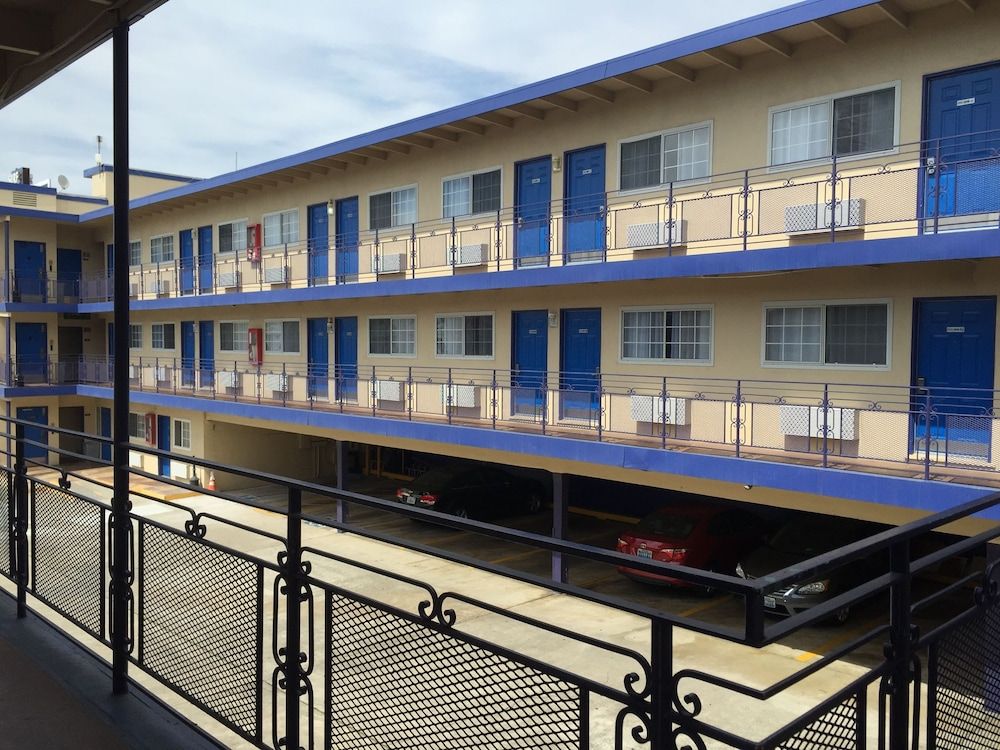 undefined Surf Motel 8