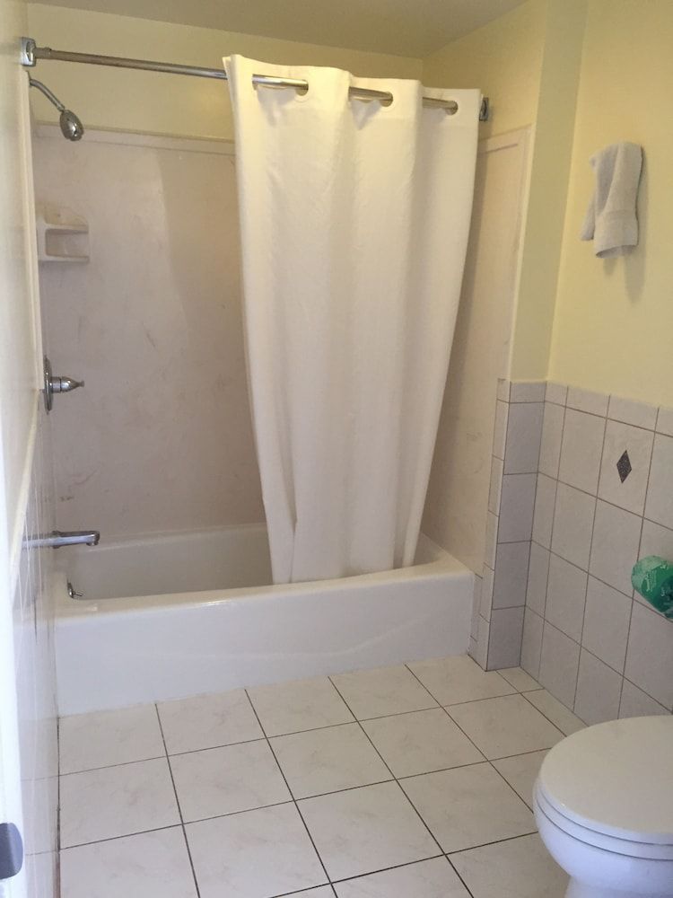 Surf Motel Standard Room, 1 Double Bed, Accessible, Smoking 3