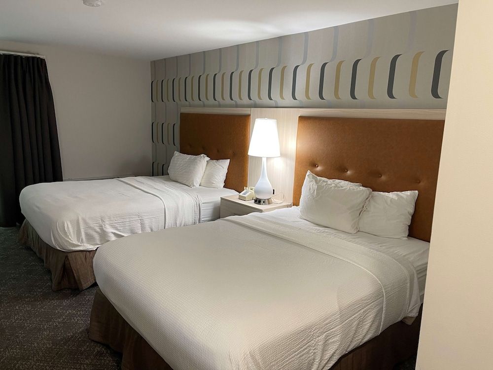 Standard Room, 2 Queen Beds, Non Smoking, River View (not pet friendly)