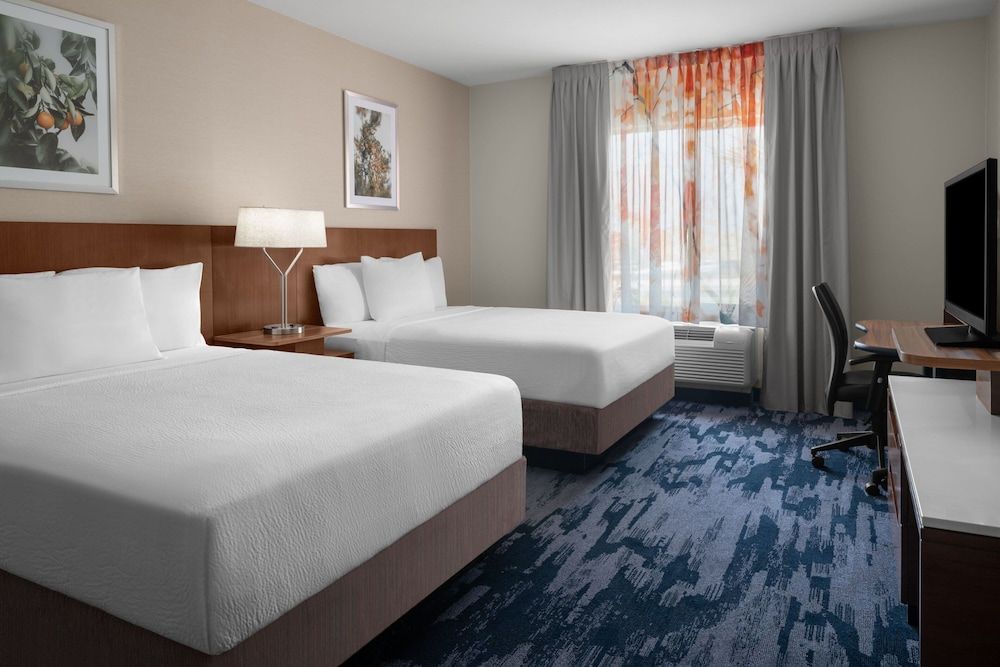 Room, 2 Queen Beds, Non Smoking (Mobility/Hearing Accessible, Tub)