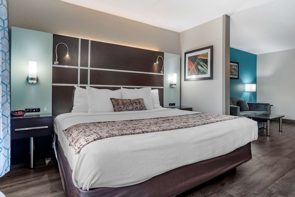 Best Western Carlton Suites