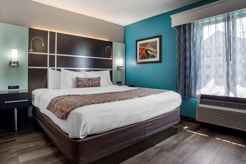 Best Western Carlton Suites Suite, Multiple Beds, Non Smoking, Refrigerator & Microwave