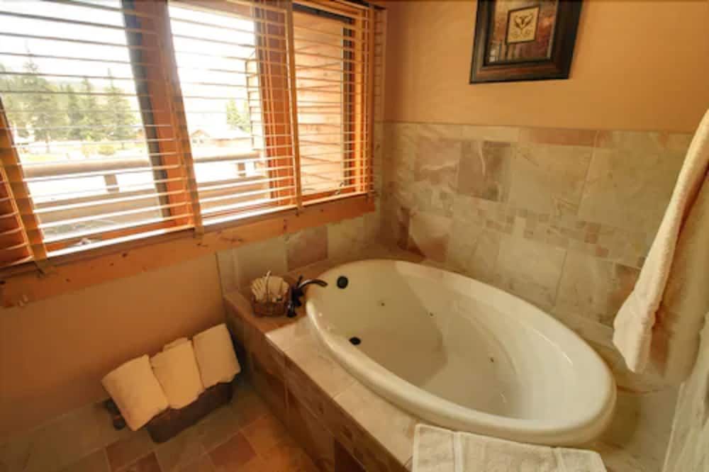 Bridal Veil Falls Suite