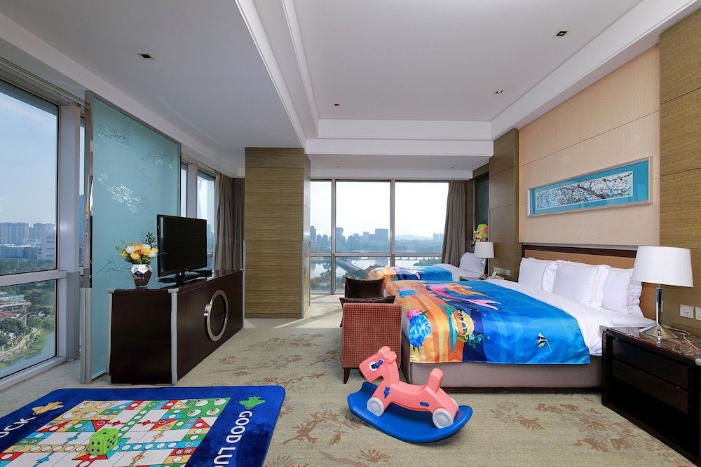 Room, 1 Bedroom, Club Lounge Access, Lake View