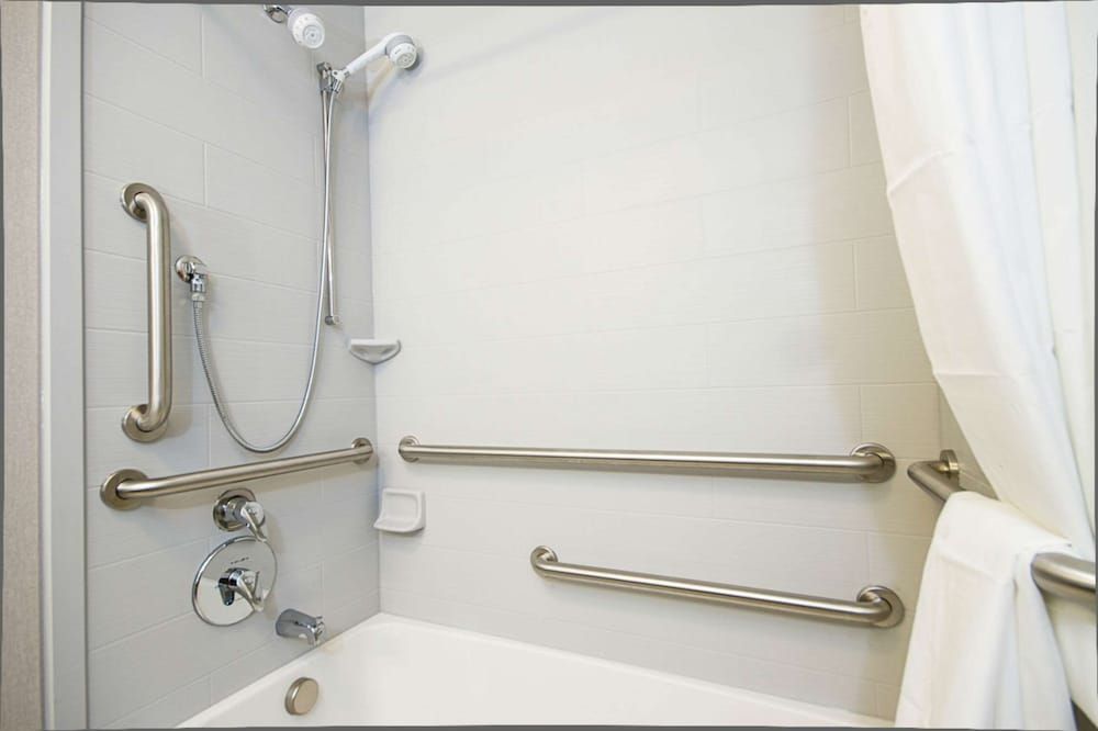 King, Accessible, Bathtub