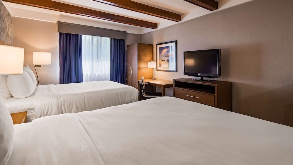 Standard Room, 2 Queen Beds, Non Smoking, Refrigerator & Microwave