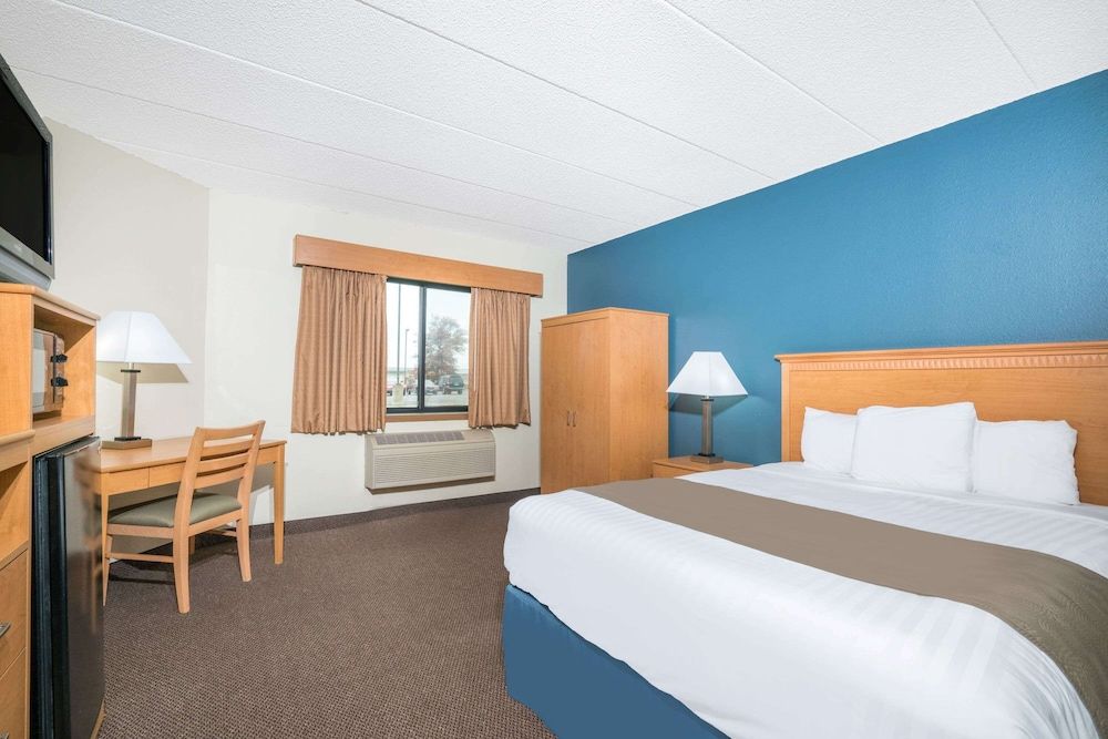 Room, 1 King Bed, Non Smoking