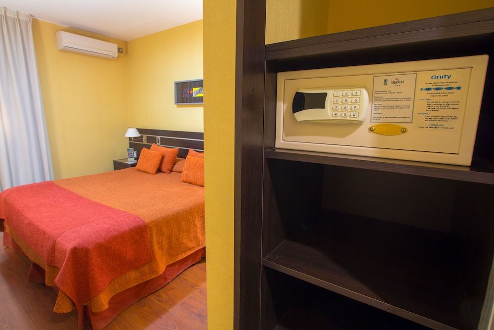 Hotel Francia Triple Room (Master) 4