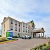 Holiday Inn Express Hotel & Suites Schulenburg by IHG
