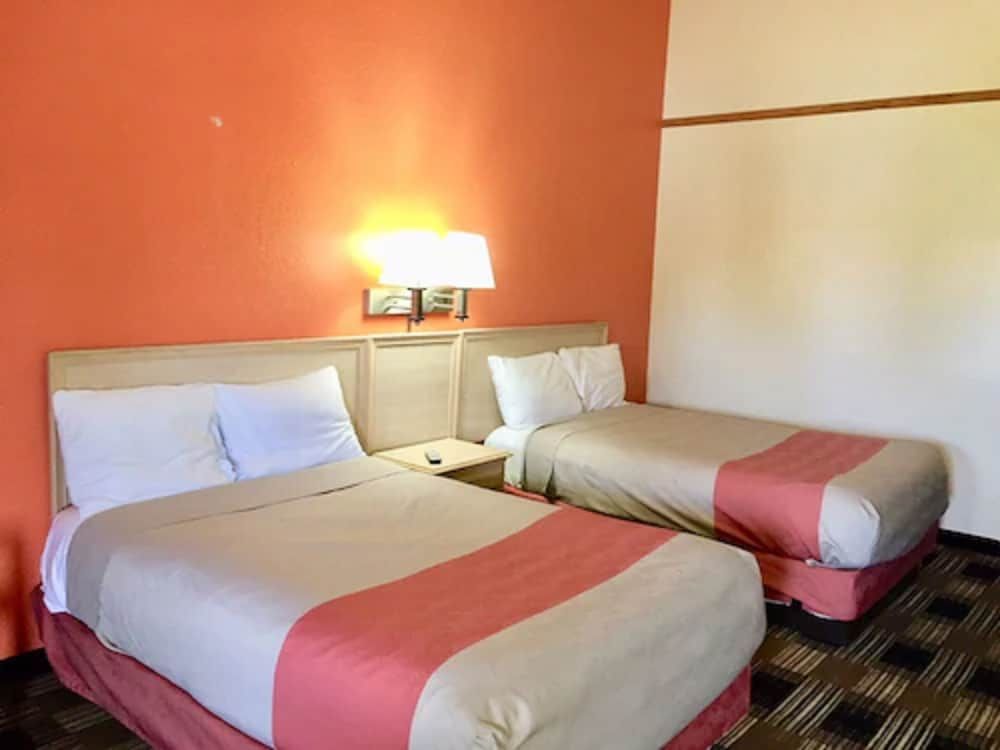 Red Carpet Inn Great Lakes