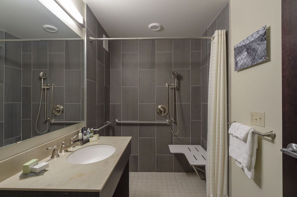 RIT Inn & Conference Center Executive Room, 2 Double Beds 4