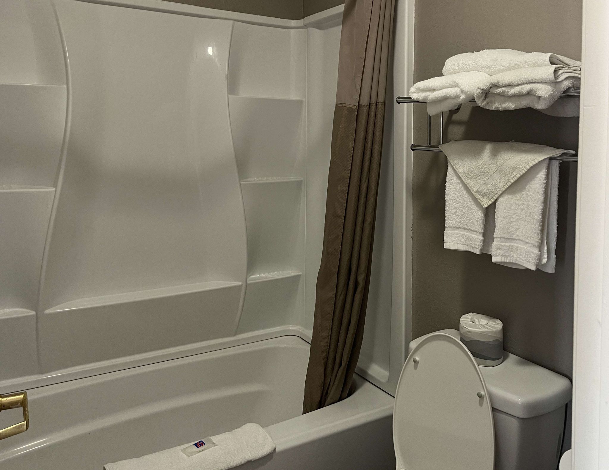 Motel 6 Seguin, TX Standard Room, 2 Queen Beds, Non Smoking 5