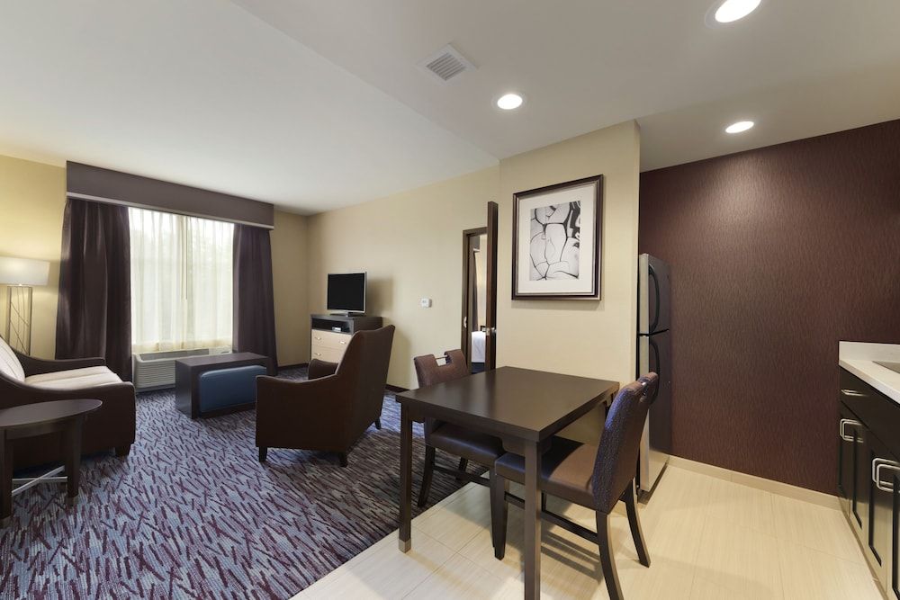 Suite, 2 Queen Beds, Accessible, Non Smoking