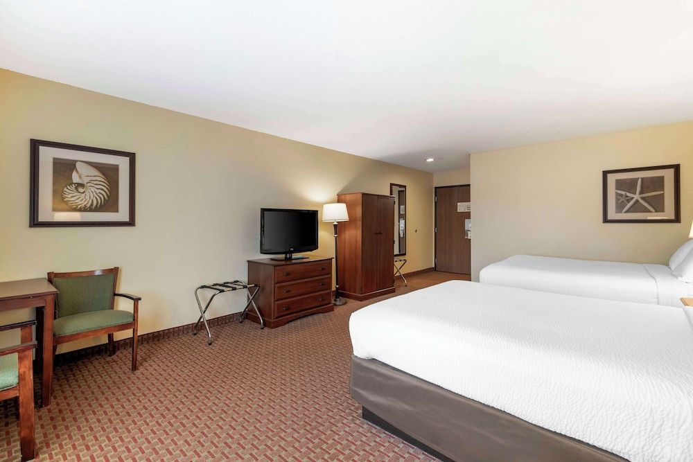 Standard Room, 2 Queen Beds, Non Smoking, Refrigerator