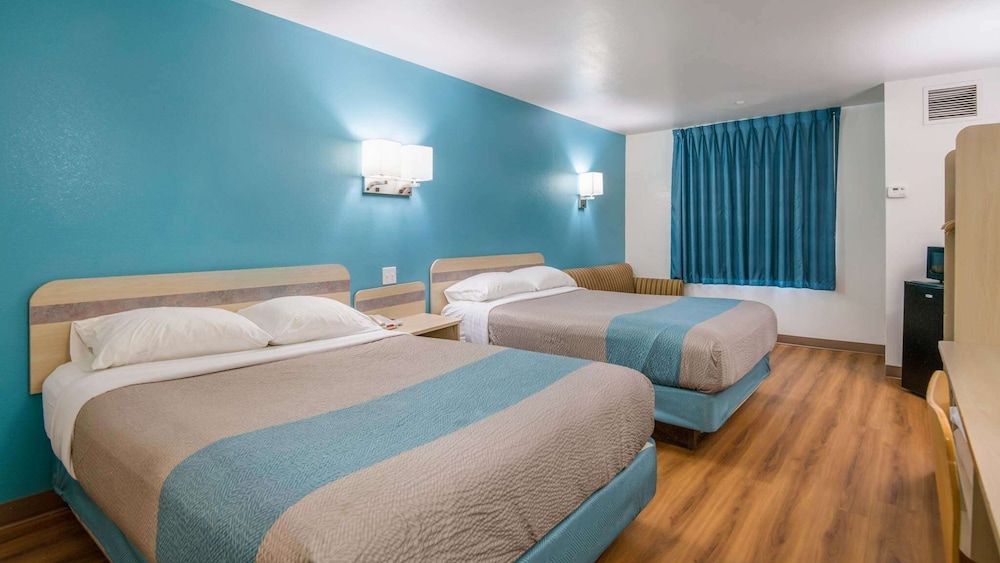Standard Room, 2 Queen Beds, Non Smoking