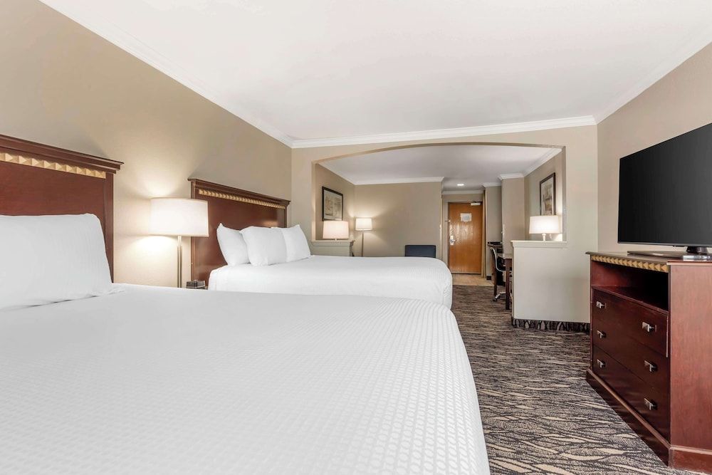 Standard Room, 2 Queen Beds, Non Smoking, Refrigerator & Microwave (Oversized Room;with Sofabed)