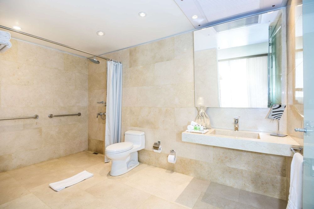 NH Collection Bogotá Terra 100 Royal Superior Room 5