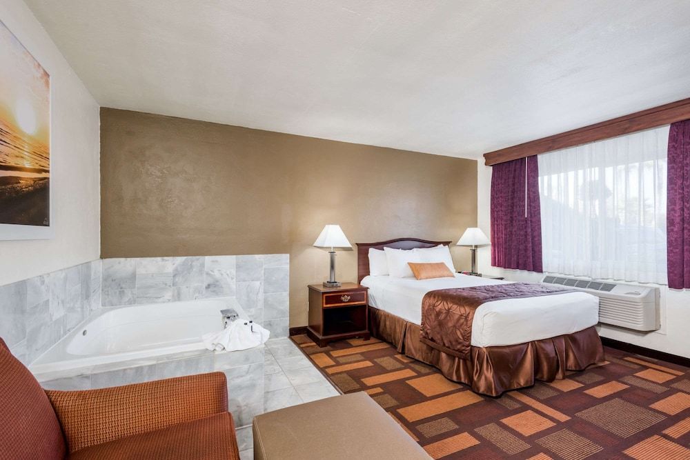 Studio Suite, 1 Queen Bed, Non Smoking