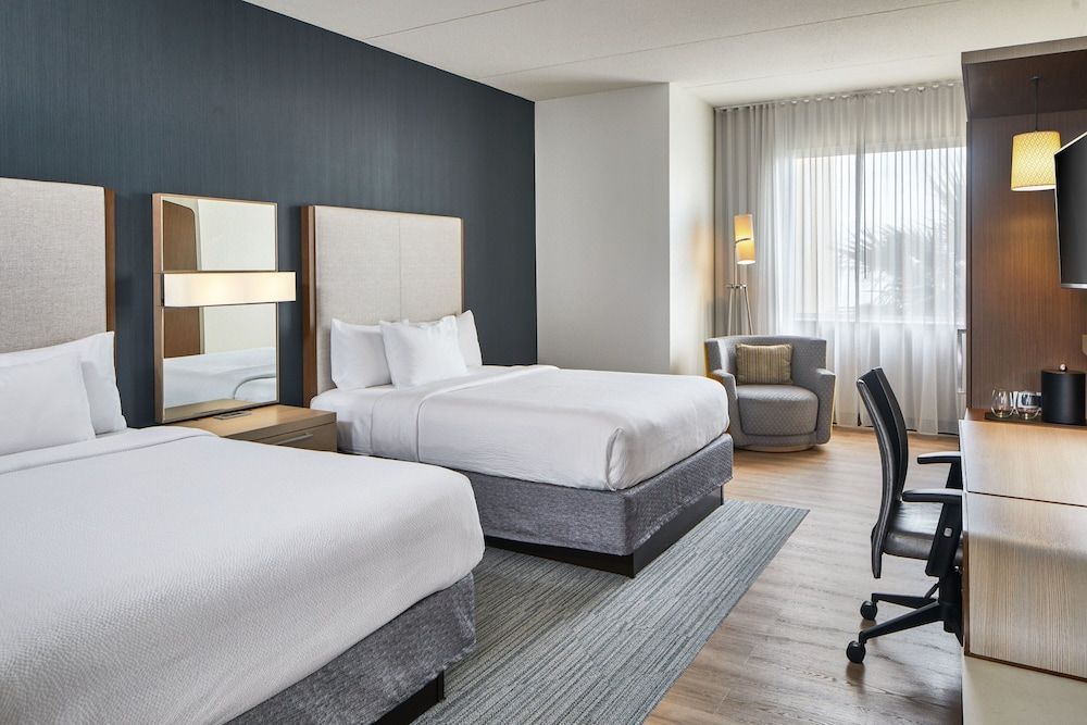 Room, 2 Queen Beds (Mobility Accessible, Tub)