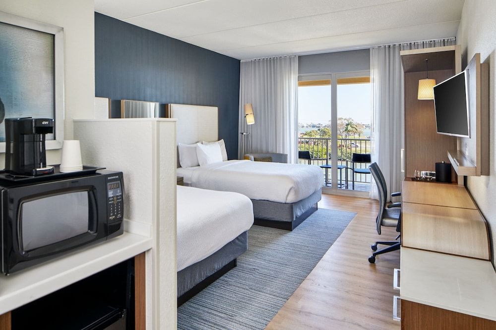Room, 2 Queen Beds, Non Smoking (Balcony)