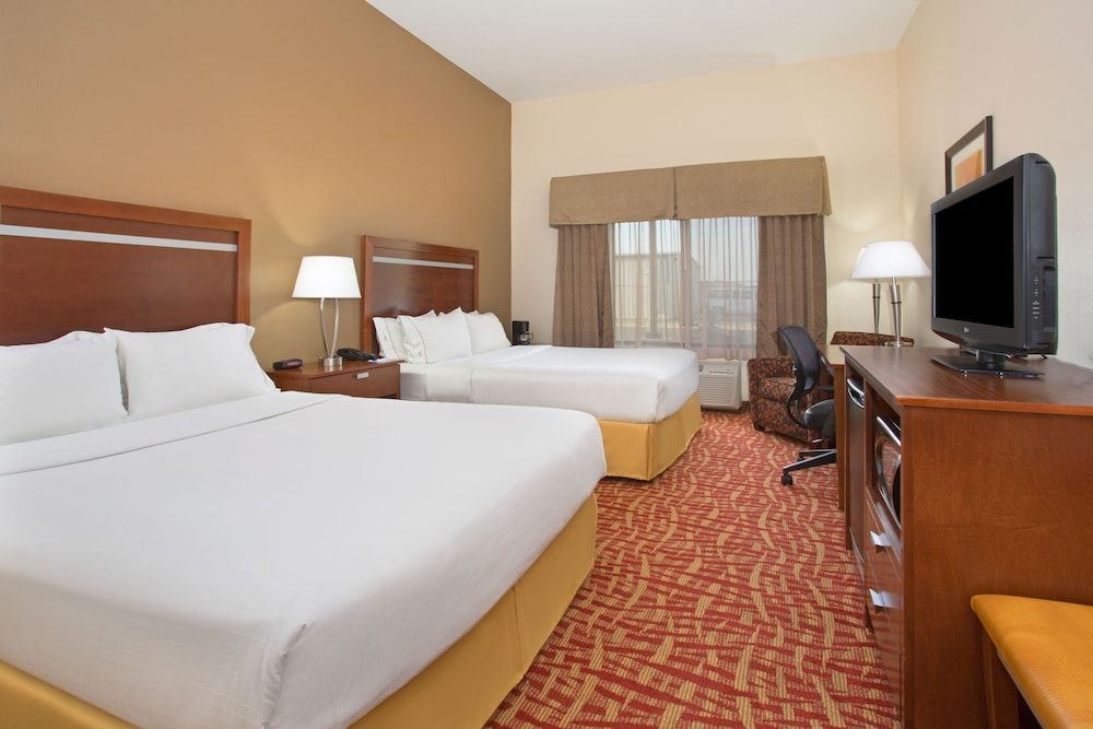 Standard Room, 2 Queen Beds (Extra Floor Space)