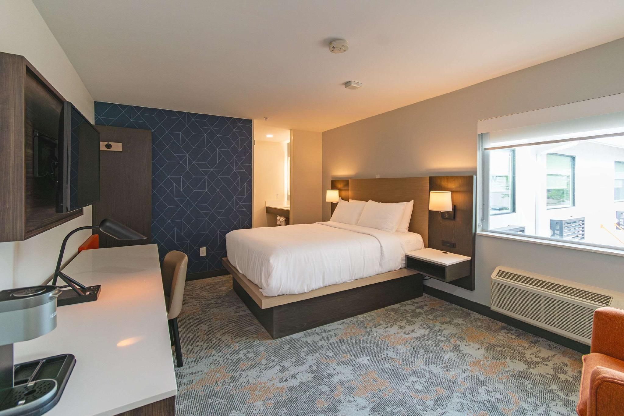 1 Queen Bed, Nonsmoking