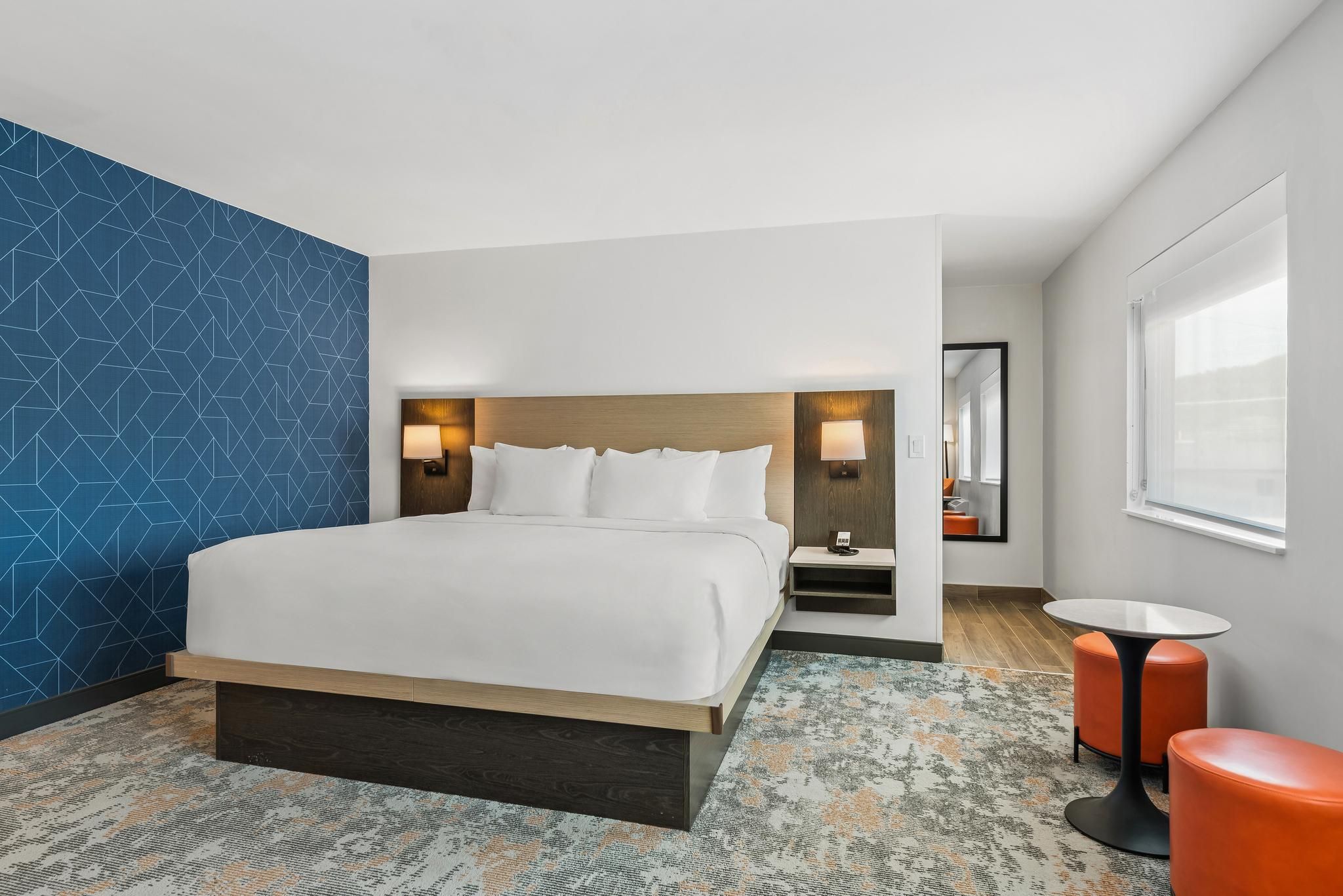 1 King Bed, Nonsmoking