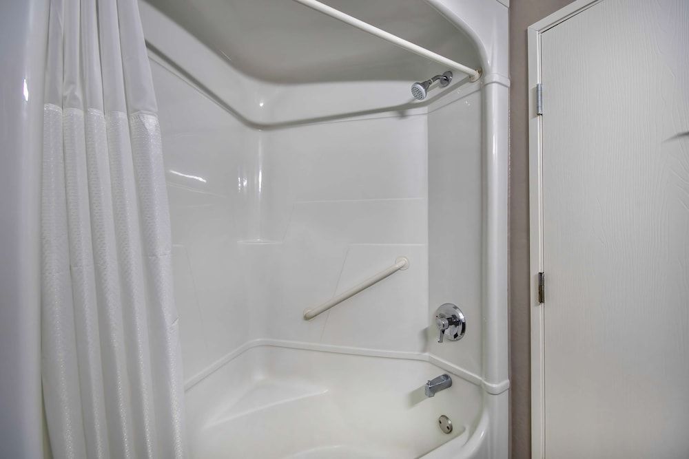 Motel 6 Harlingen, TX Standard Room, 1 Queen Bed, Non Smoking 7