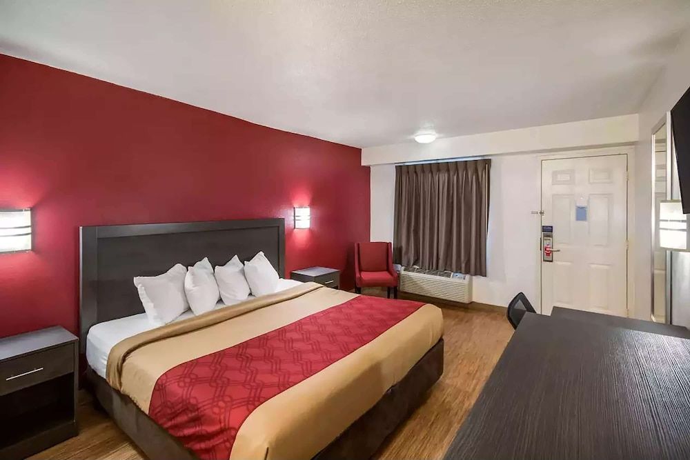 Room, 1 Queen Bed, Accessible, Non Smoking (Mobility, Tub with Grab Bars)