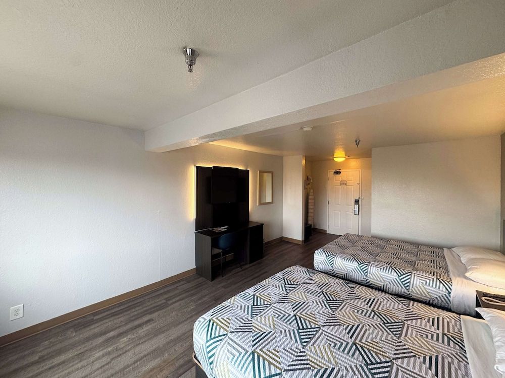 Deluxe Room, 2 Double Beds, Non Smoking, Refrigerator