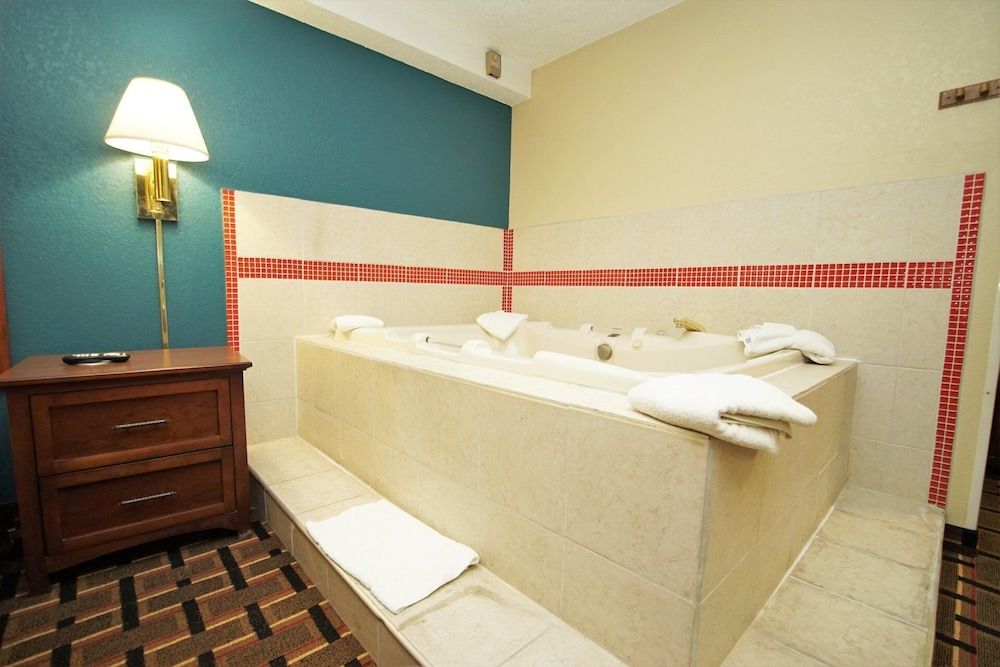 Faribault Hometown Inn & Suites Comfort Room 8