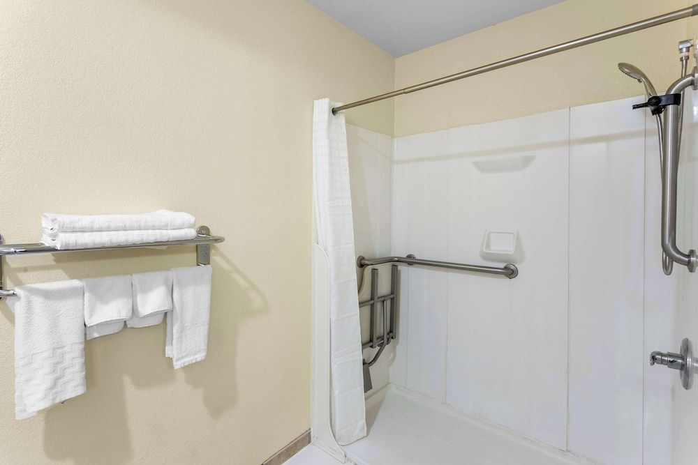 Best Western Oglesby Inn Standard Room, 1 King Bed, Accessible, Non Smoking 3