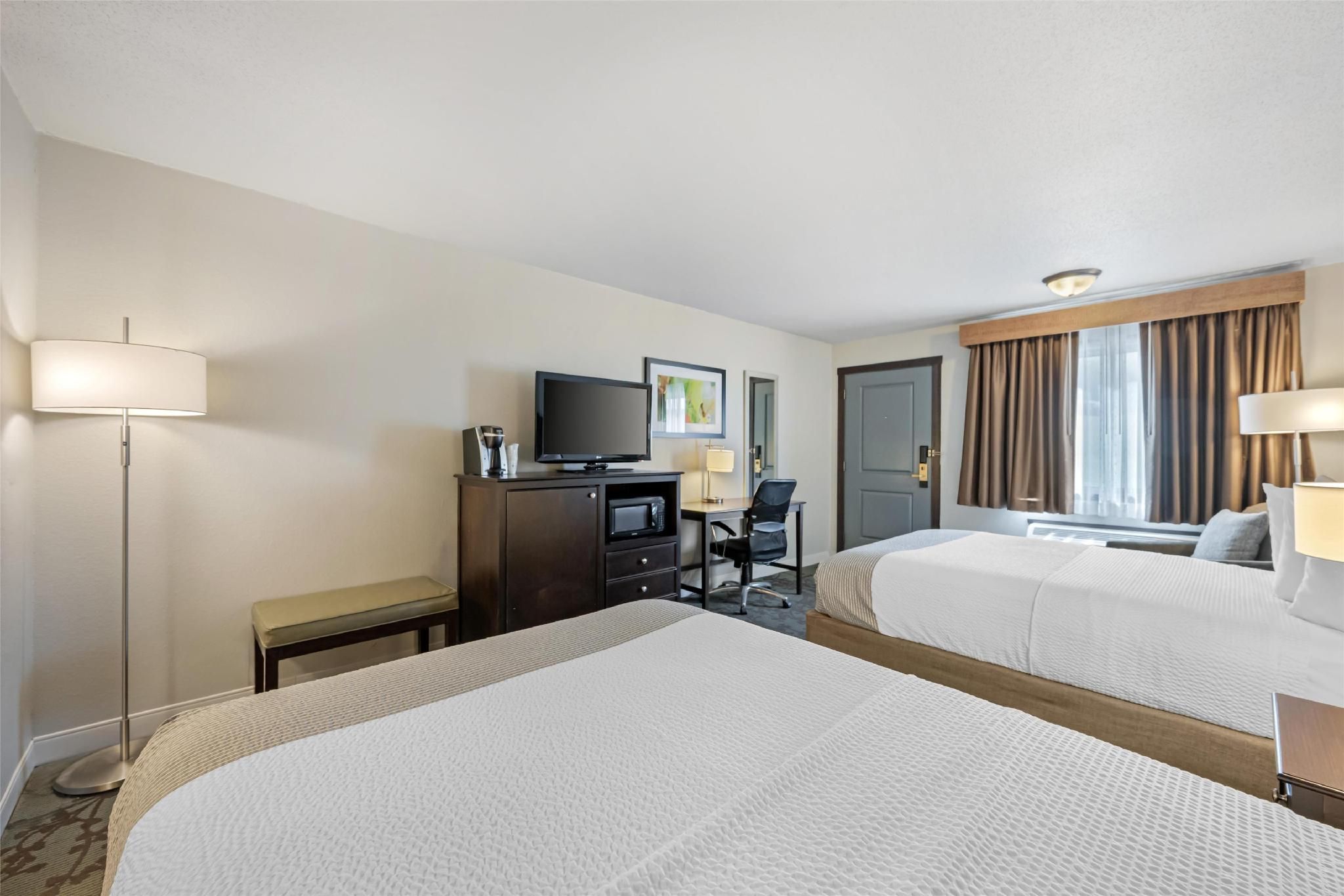 Best Western Black Hills Lodge Accessibility - 2 Double Beds, Bathtub, Nonsmoking