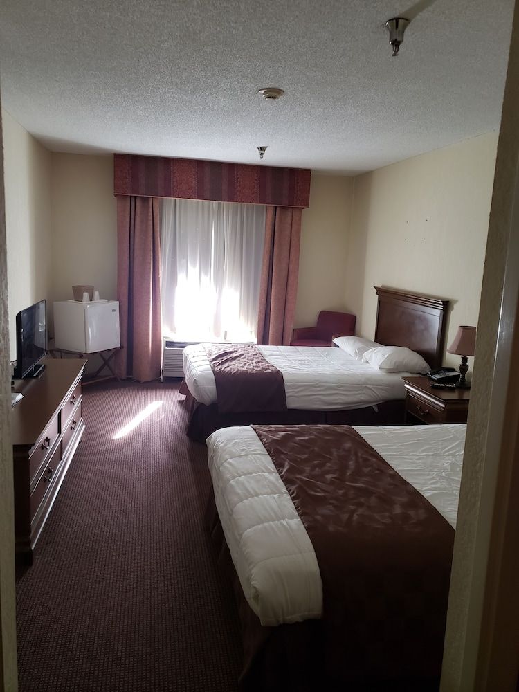 Americourt Hotel Standard Double Room 3