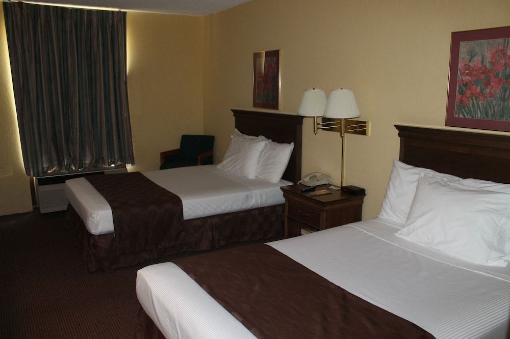 Americourt Hotel Standard Double Room 2