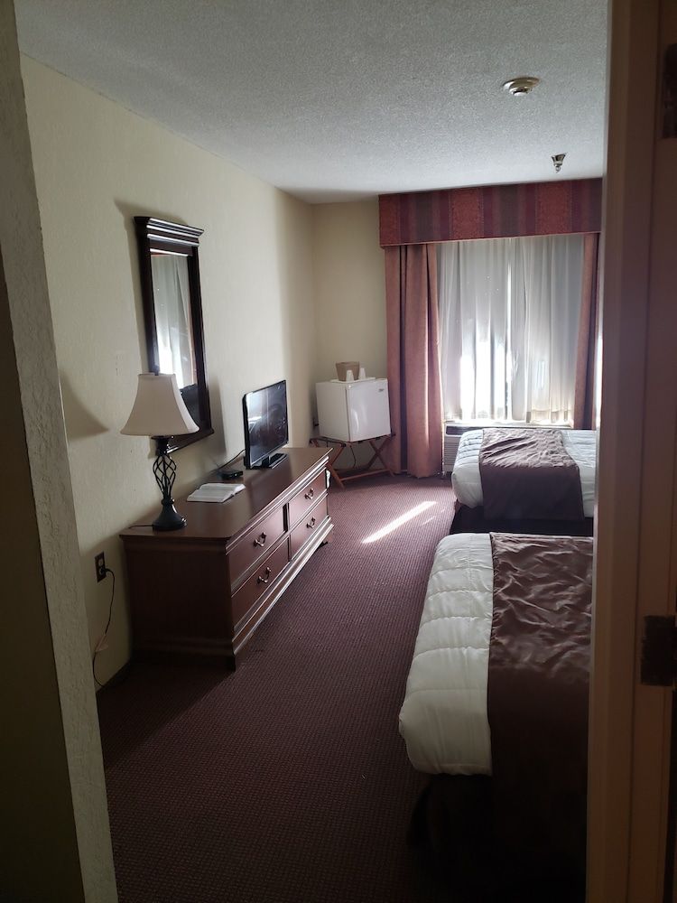 Americourt Hotel Standard Double Room 4