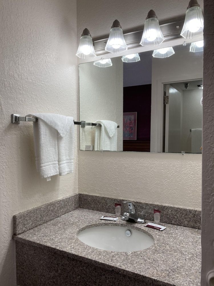 Americourt Hotel Executive Room 7