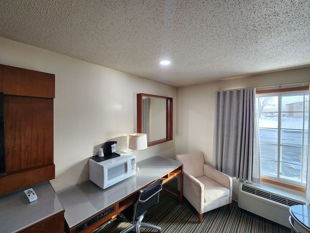 Windsor Place Inn Deluxe Double Room, 2 Queen Beds 5