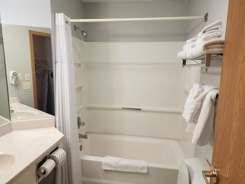 Windsor Place Inn Executive Studio Suite, 1 King Bed, Kitchenette 5